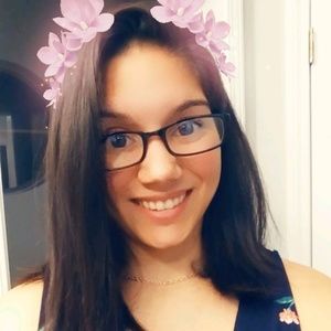 Meet your Posher, Cassandra